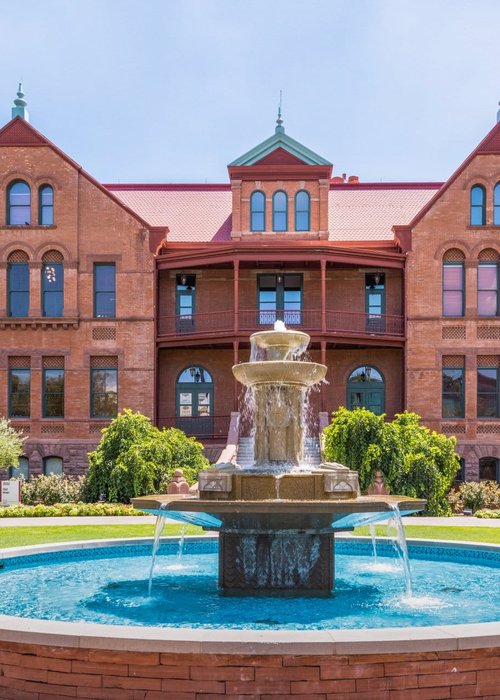 /media_files/images/ASU-Old-Main-8-large.2e16d0ba.fill-500x700-c100.jpg
