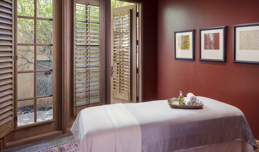 /media_files/images/Sole_Treatment_Room_-_Low_Res.2e16d0ba.fill-850x500-c100.jpg