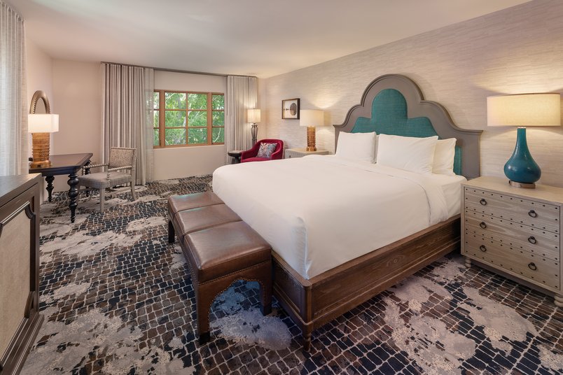 /media_files/images/Standard-King-Bedroom.2e16d0ba.fill-804x536-c100.jpg